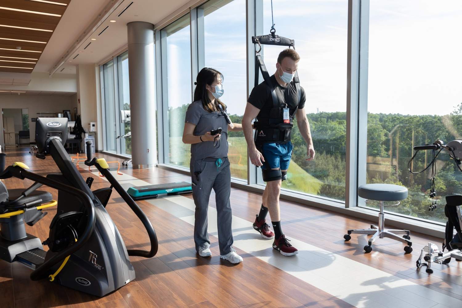 Huấn luyện viên trong bệnh viện